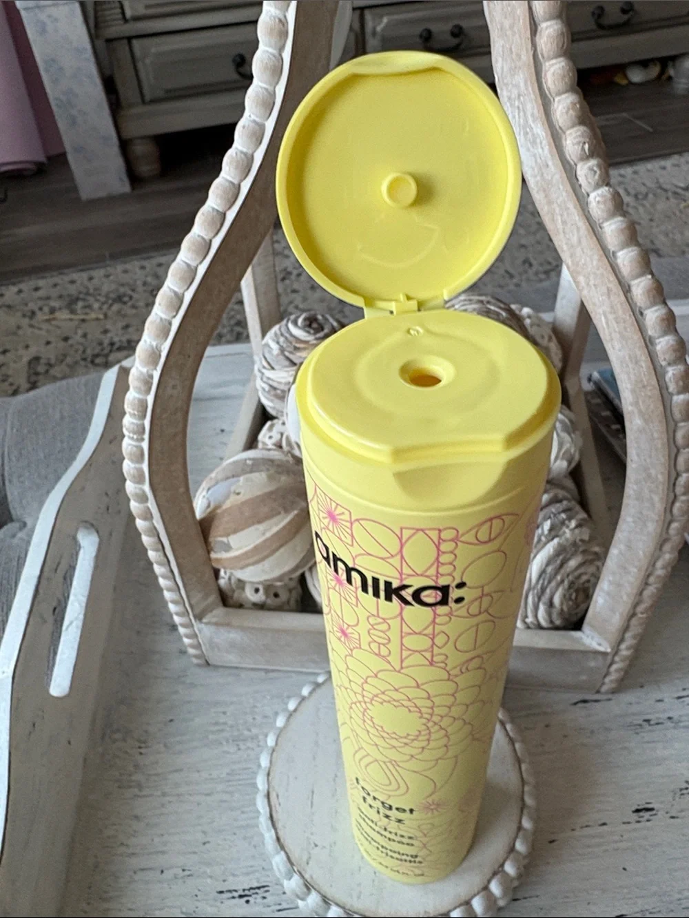 amika Forget Frizz Anti-Frizz Shampoo